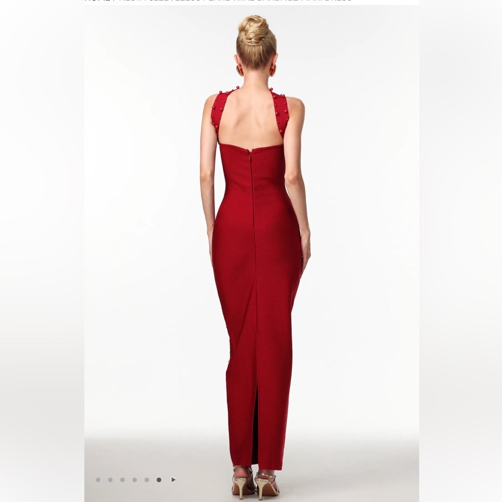 Chic Strapless Wine Dress with Pearl Accents - Picture 4 of 4